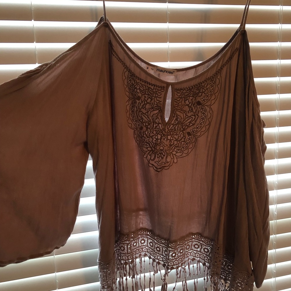Cut shoulder top